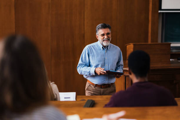 Syarat Menjadi Dosen S3 Wajib Tahu Aturan Baru